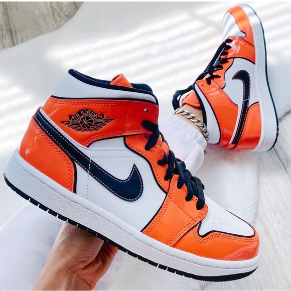 Nike air jordan 1 mid sneakers - Picture 2 of 2